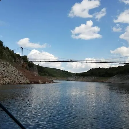 Vikendice Moskva Uvac Сasa de vacaciones *