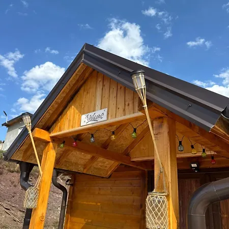 Vikendice Moskva Uvac Сasa de vacaciones Sjenica