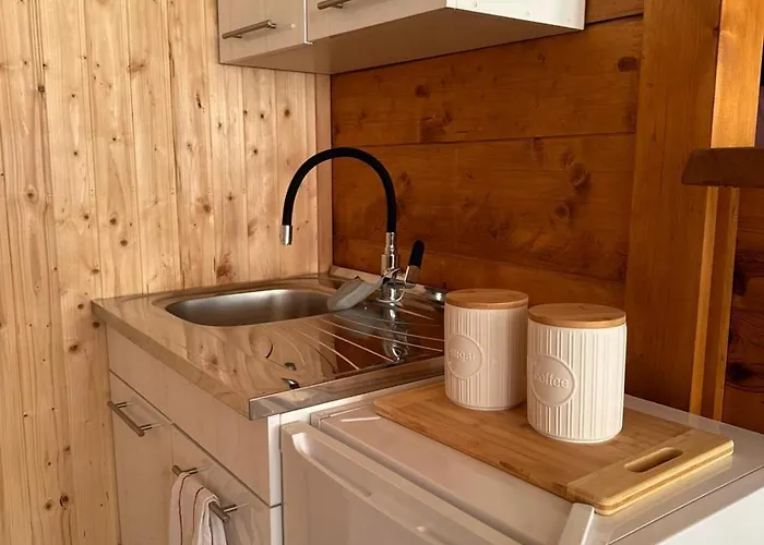 Vikendice Moskva Uvac Sjenica