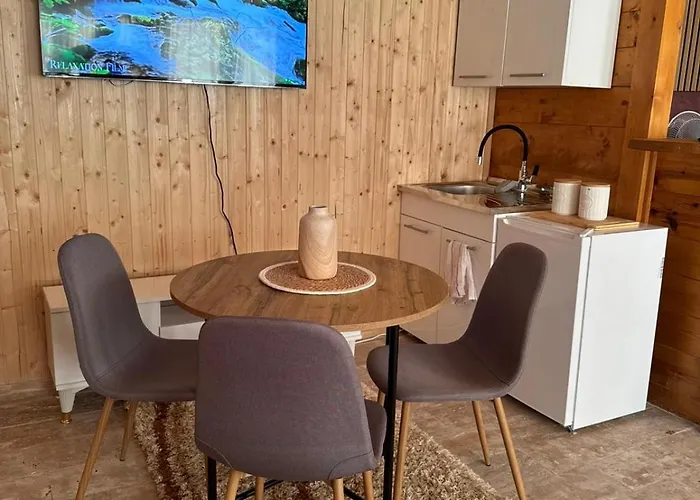 Vikendice Moskva Uvac Tatil Evi *