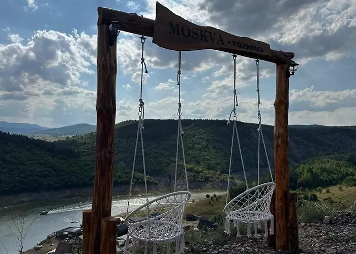 Vikendice Moskva Uvac * Sjenica